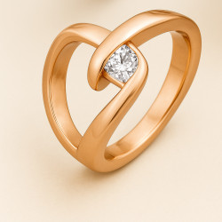 Ring "Bond" – Elegant women’s ring with rose gold plating and zircon